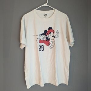Disney Mickey Mouse White Crew neck T-shirt Size Men's XL.